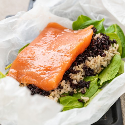 Losos u škartocu s rižom za 2 osobe (900 g)