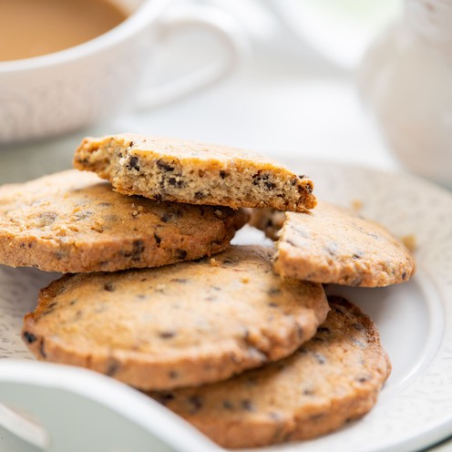 Valfresco keksi s komadićima tamne čokolade i lješnjaka (450 g)