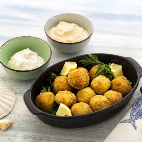 Okruglice od oslića i krumpira s umacima (12 komada)