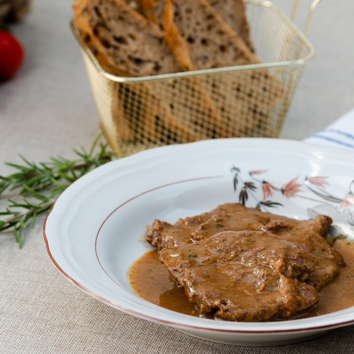 Teleće bišteke u šugu od bijelog vina za 4 osobe (1 kg)