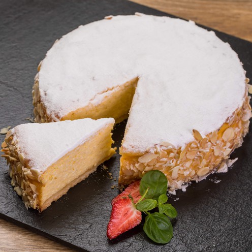 Domaća torta od sira (1 kg)